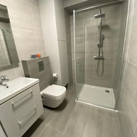 Nowoczesny Apartament Z Antresola *